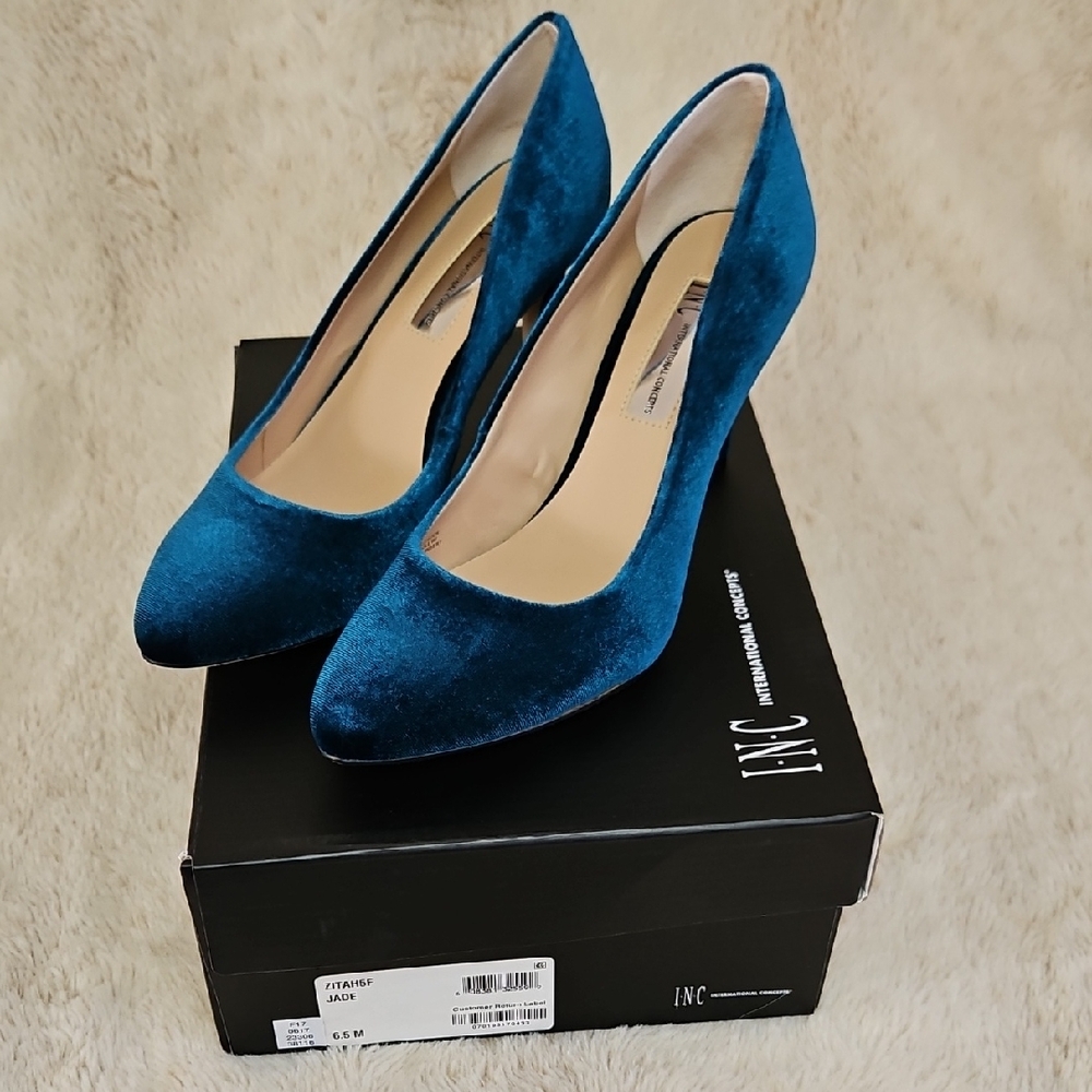 INC Zitah 5F International Concepts Teal Velvet Heels